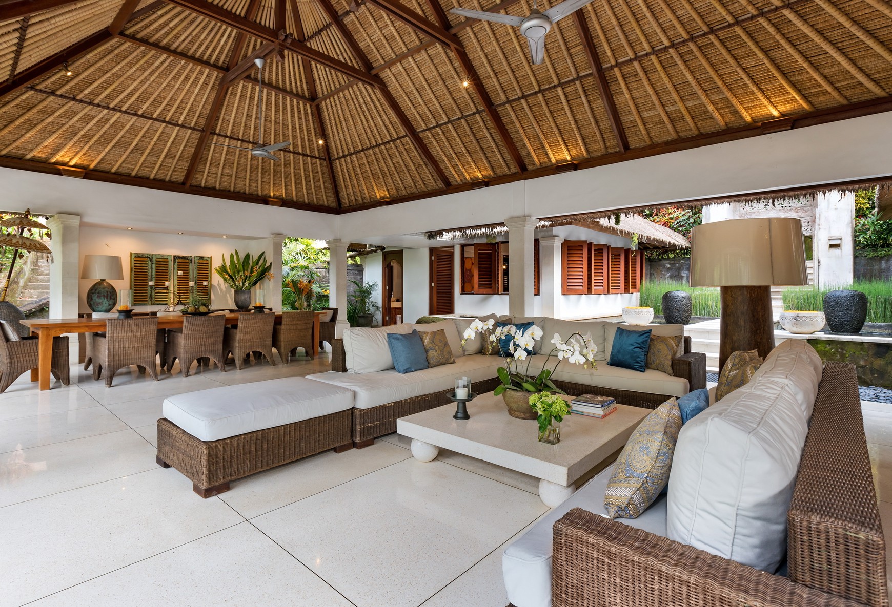 Freehold - Timeless Luxury Villa Estate Overlooking the River in Cepaka, Bali