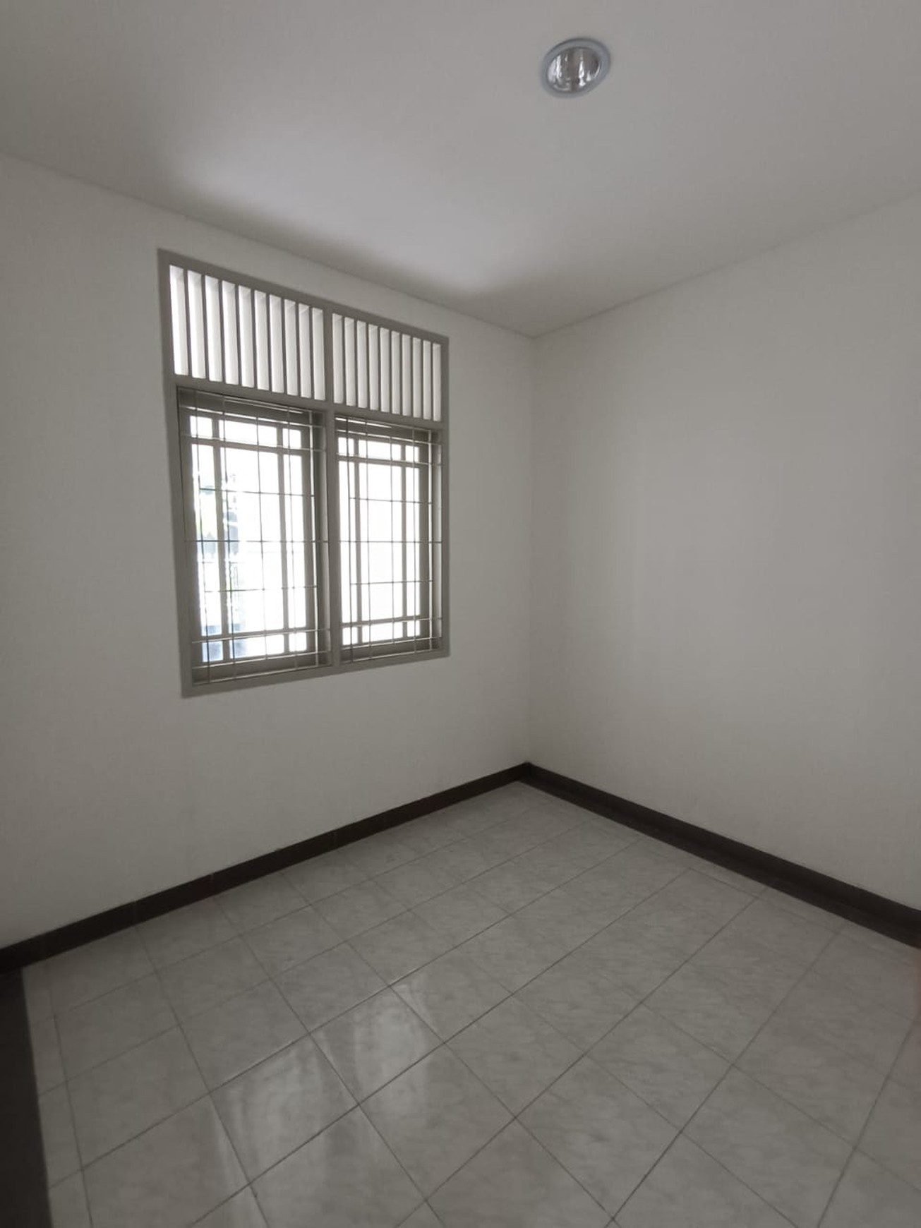 Rumah bagus, 2 lantai, rapih dan nyaman di Jurang Manggu