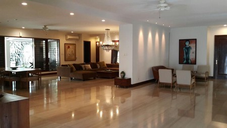 Rumah Nyaman Dan Aman Di Jl, Mpr