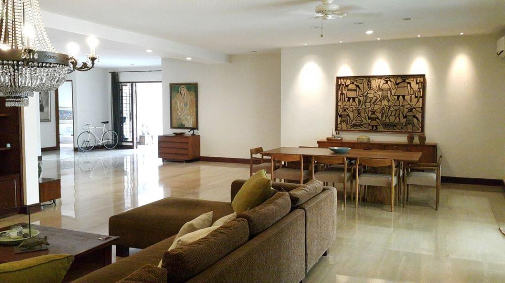 Rumah Nyaman Dan Aman Di Jl, Mpr