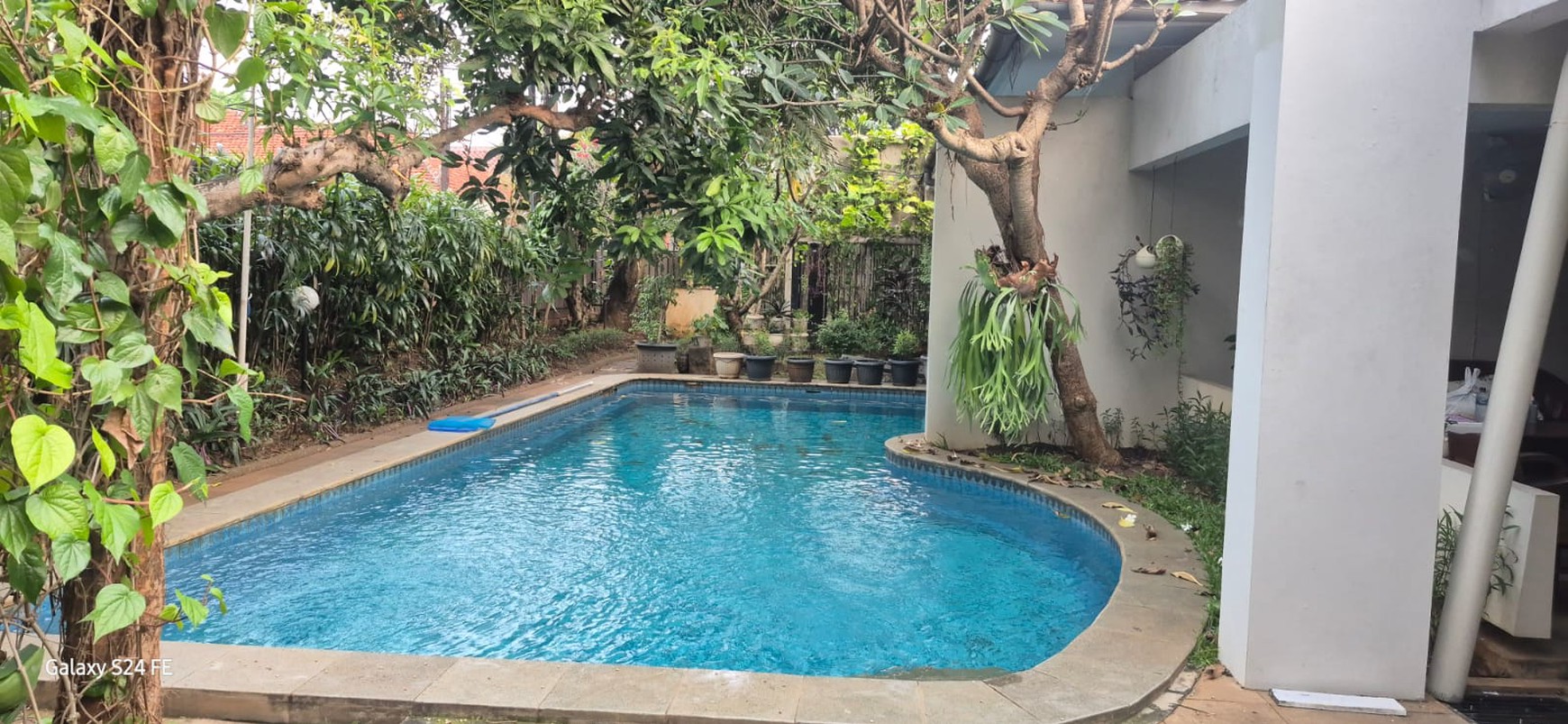 Rumah Nyaman Dan Aman Di Jl, Mpr