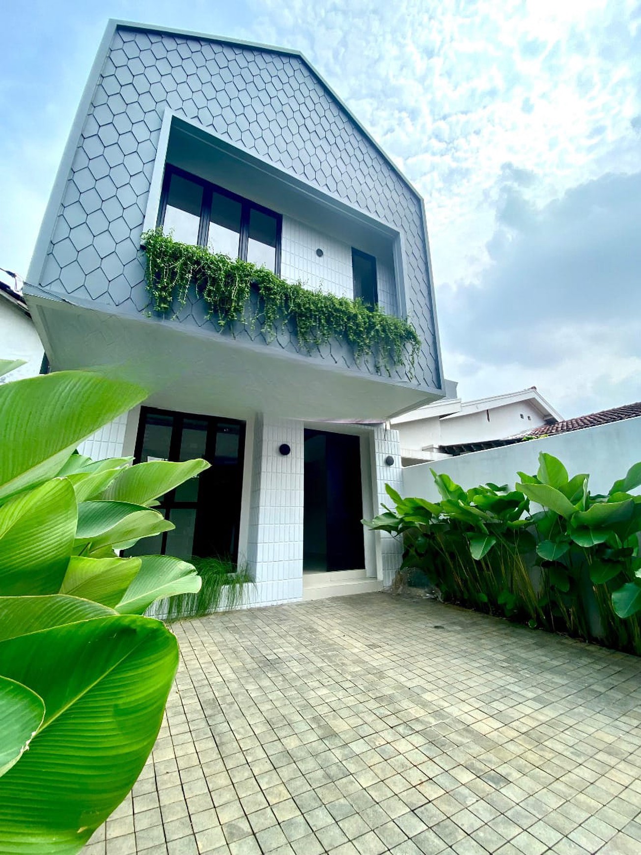 Hunian cantik Brand new untuk keluarga muda di Graha Bintaro 