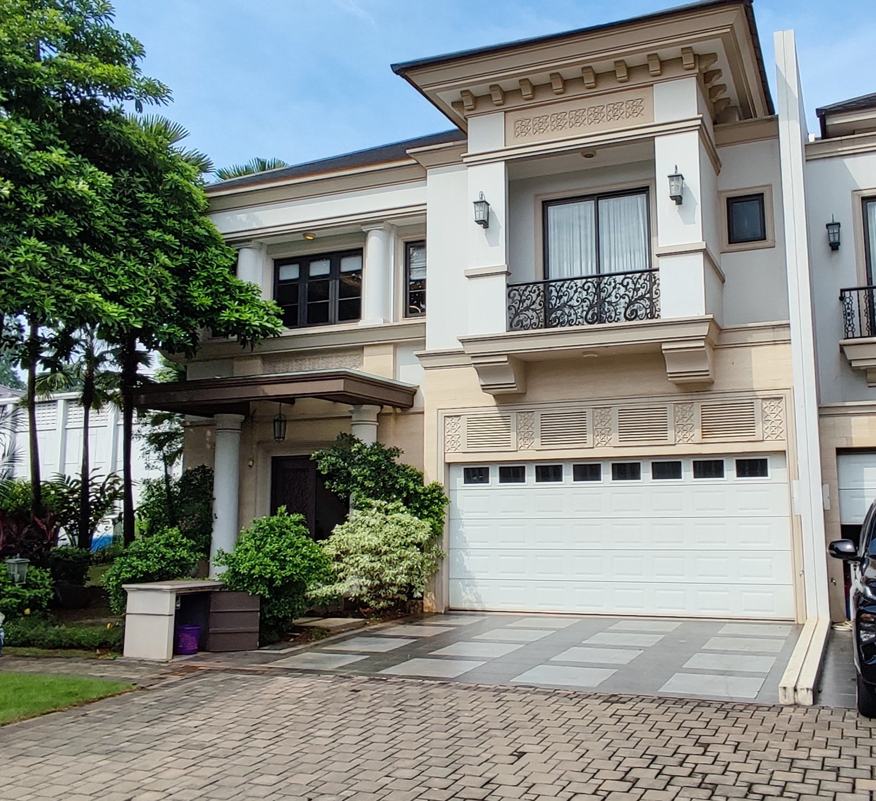 Jarang Ada. Rumah Mewah Cluster Jadeite BSD. Depan Jalan Utama..