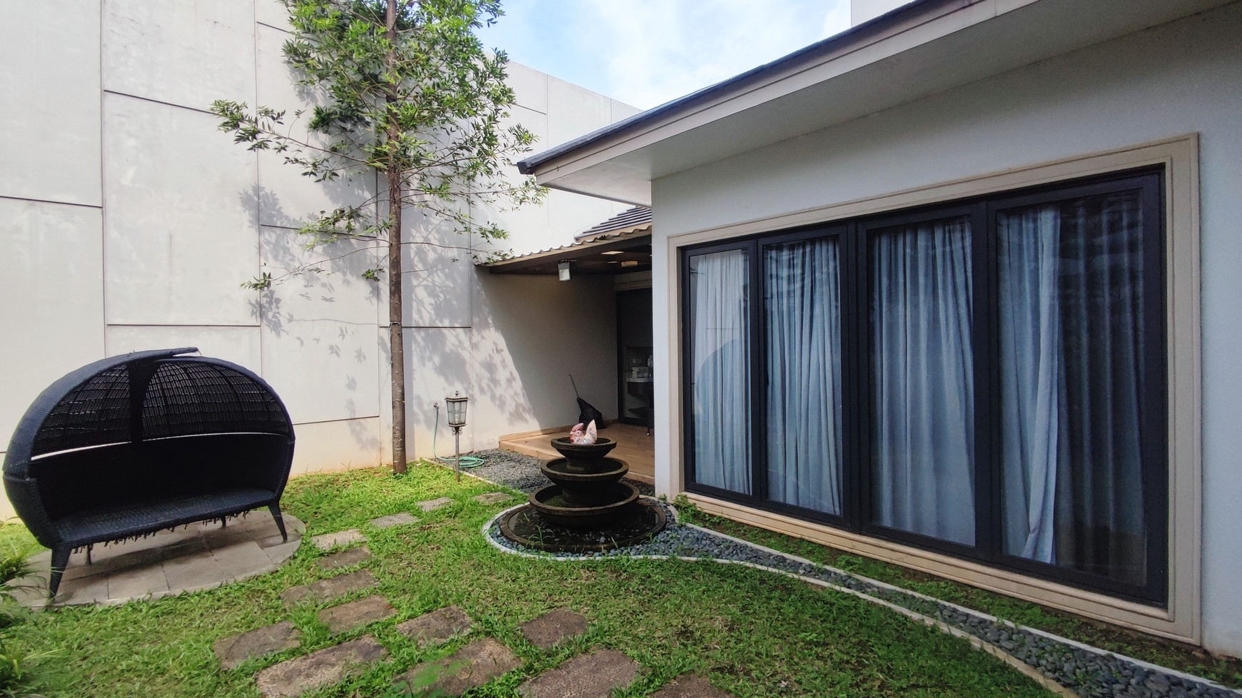 Jarang Ada. Rumah Mewah Cluster Jadeite BSD. Depan Jalan Utama..