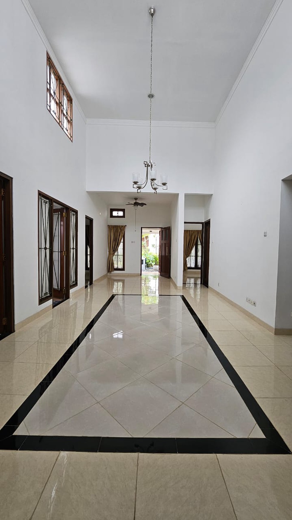 Rumah Lokasi Exclusive di Senayan Bintaro Jaya