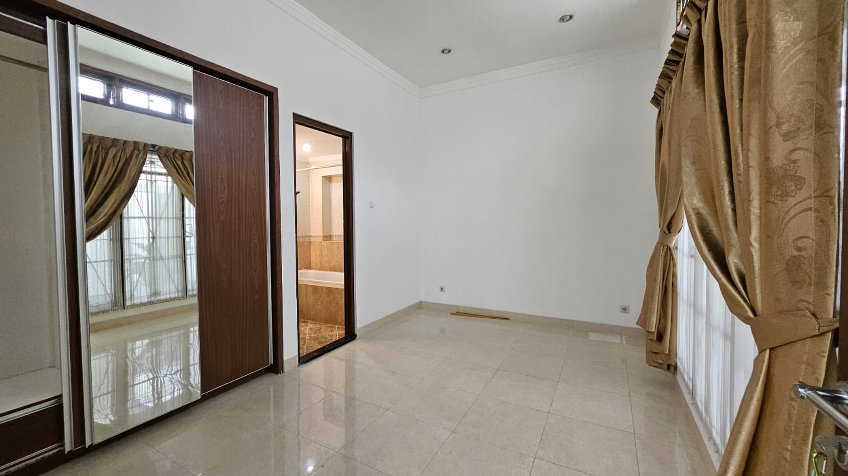 Rumah Lokasi Exclusive di Senayan Bintaro Jaya