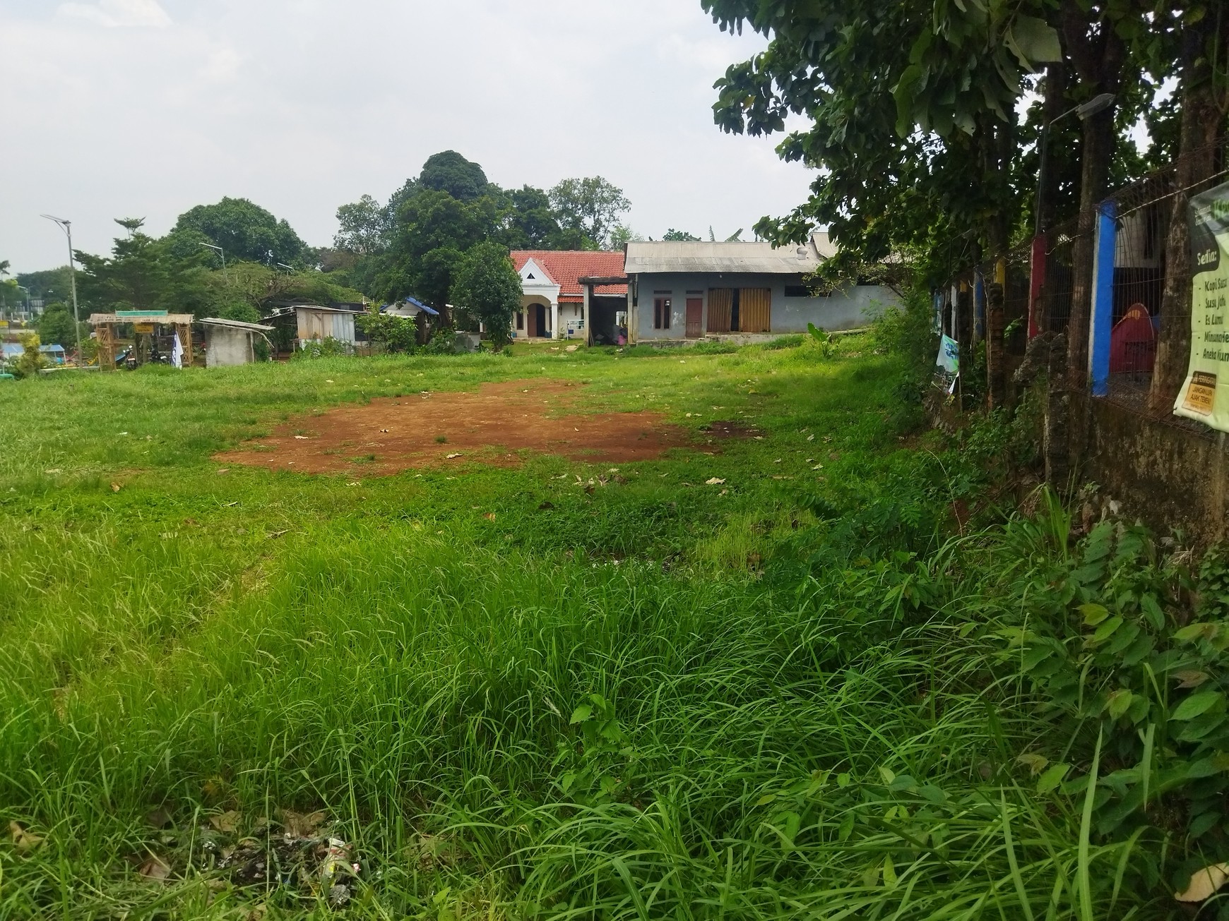 Kavling Tepi Danau Untuk Rumah atau Komersil Dekat Shilla Sawangan Depok