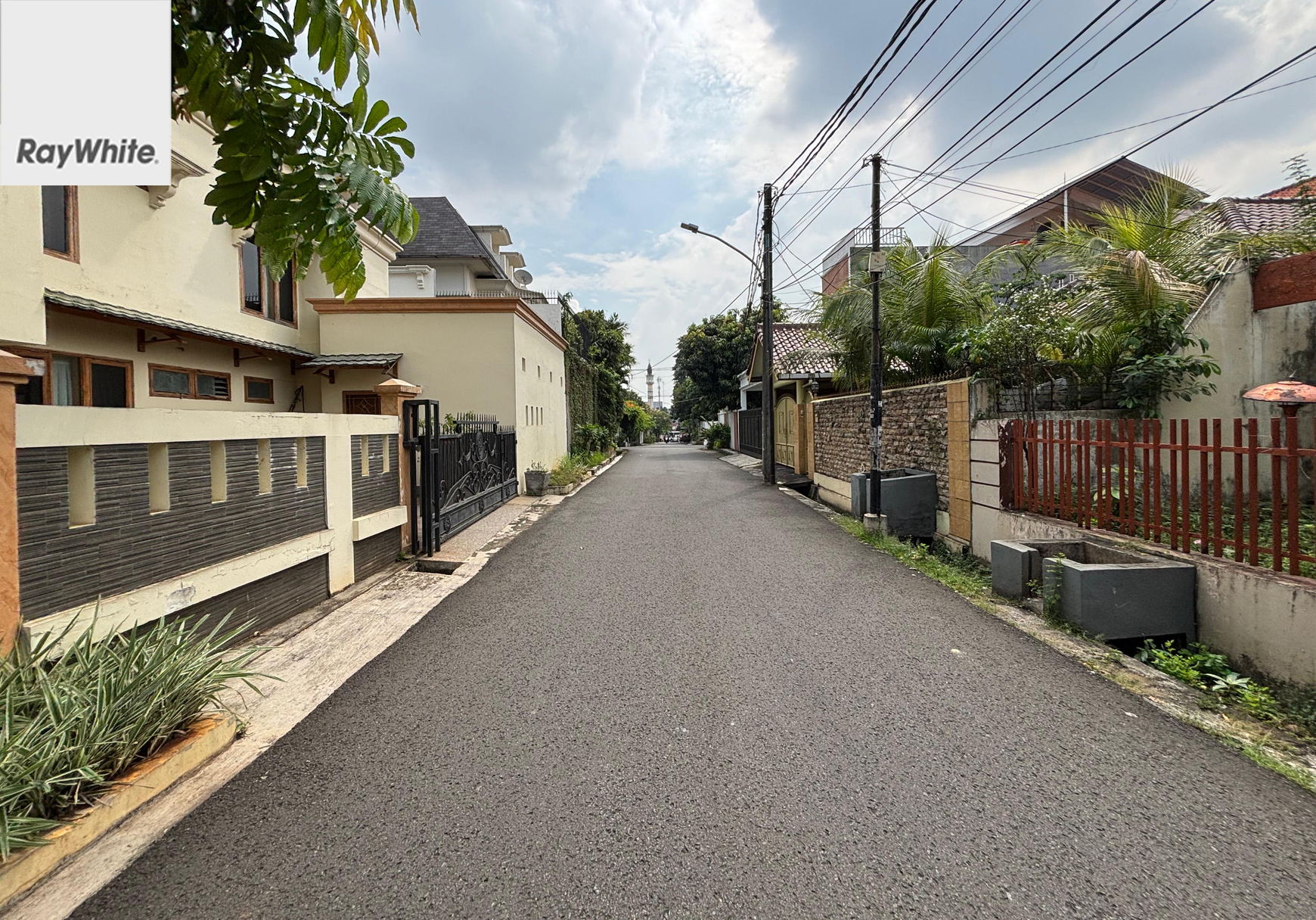 FOR SALE Rumah Hitung Tanah Komplek Gudang Peluru Tebet Jakarta Selatan