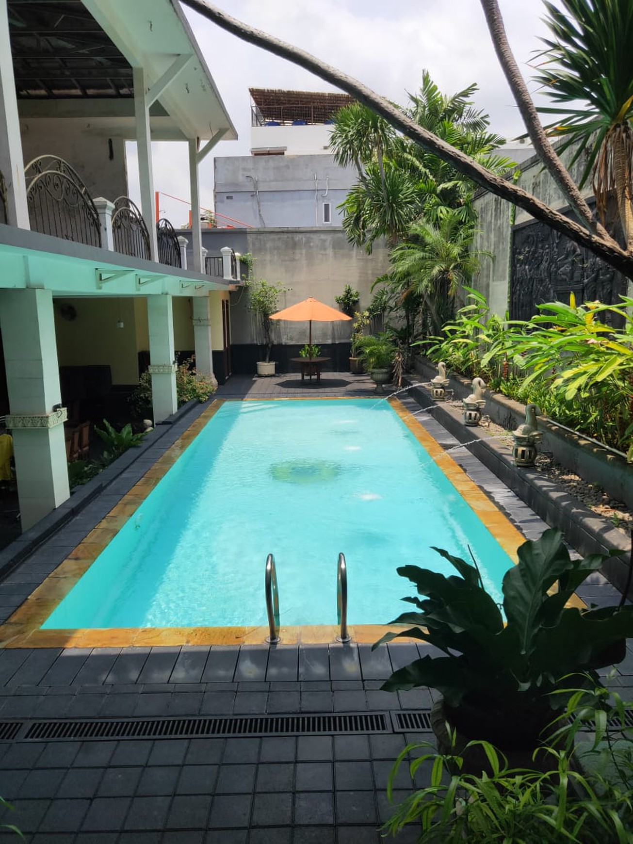 Di Jual Rumah Jl. Cilandak 1 Ujung - Mewah dan Klasik By Hadi Prana