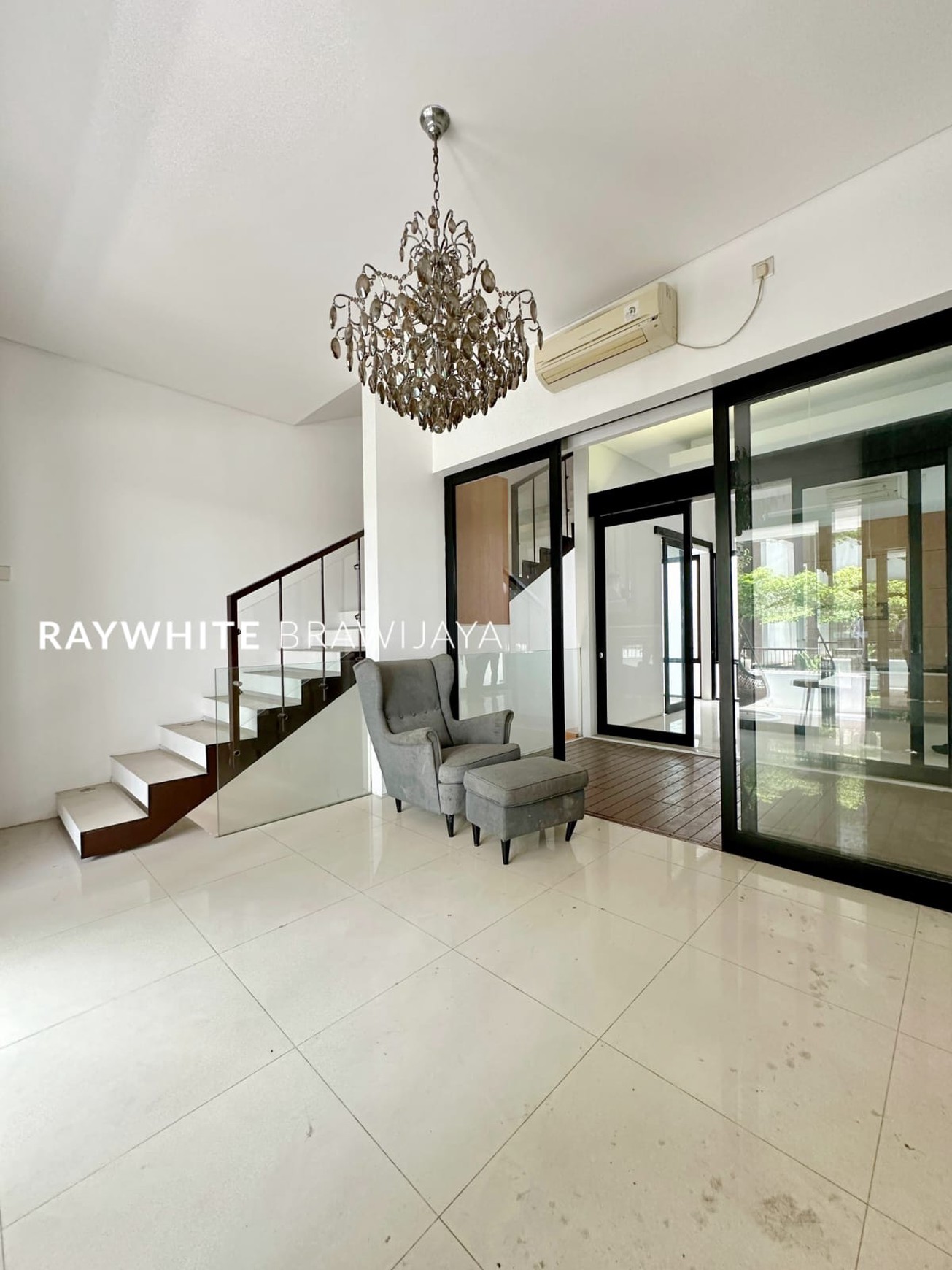 Townhouse dalam Cluster Lingkungan Tenang Area Bangka Kemang
