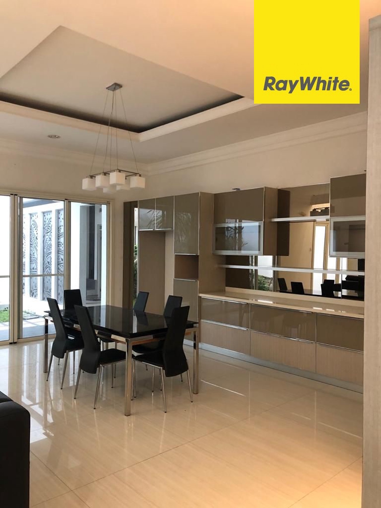 Dijual Rumah 2 lantai di Puri Galaxy Surabaya
