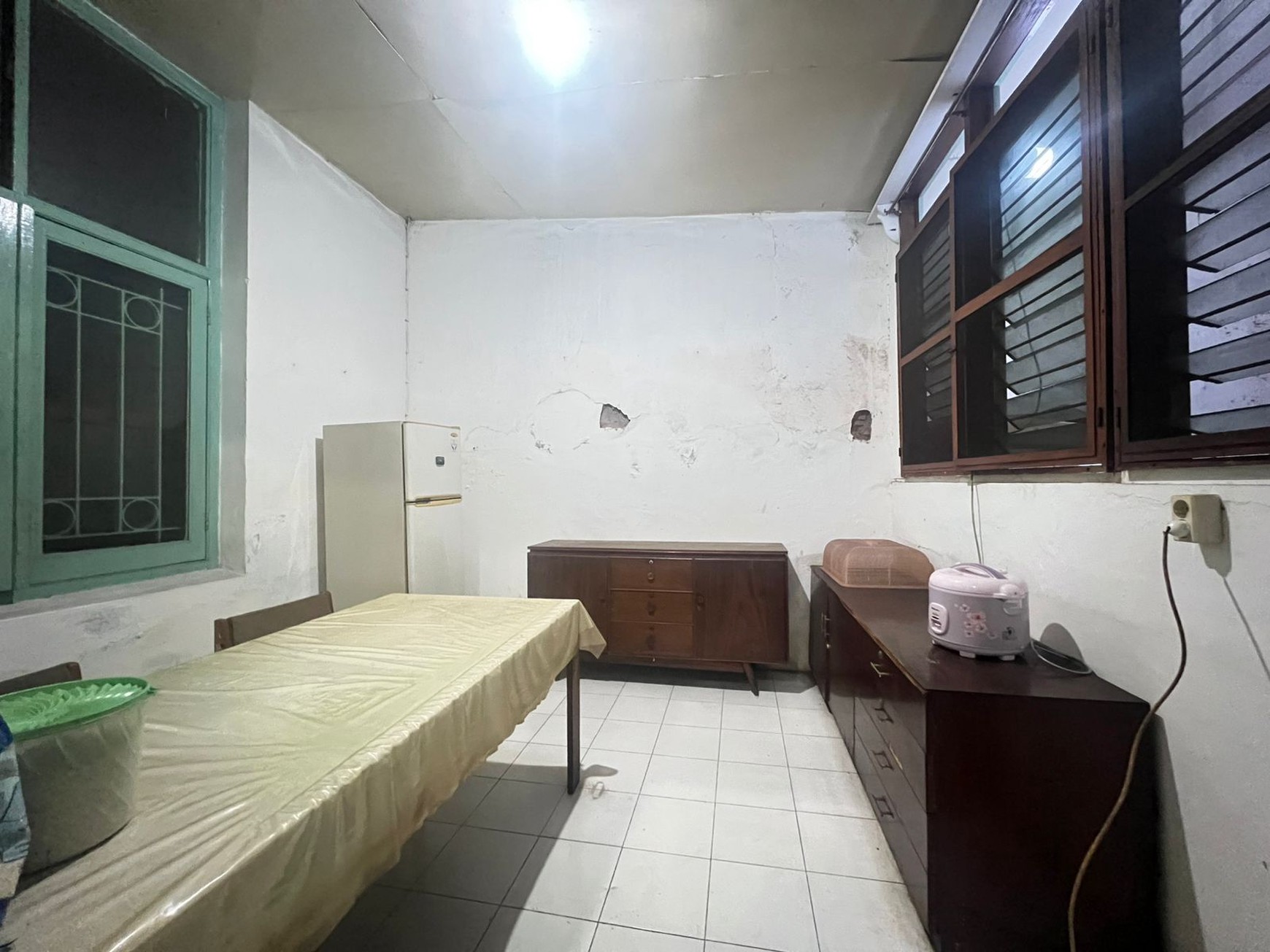 JUAL / SEWA CEPAT RUMAH HITUNG TANAH JL. WAHIDIN SURABAYA PUSAT HARGA UPDATE