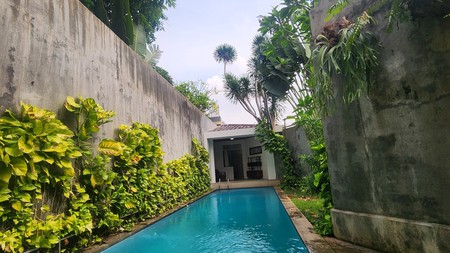 Disewakan Rumah Mewah di Simprug 