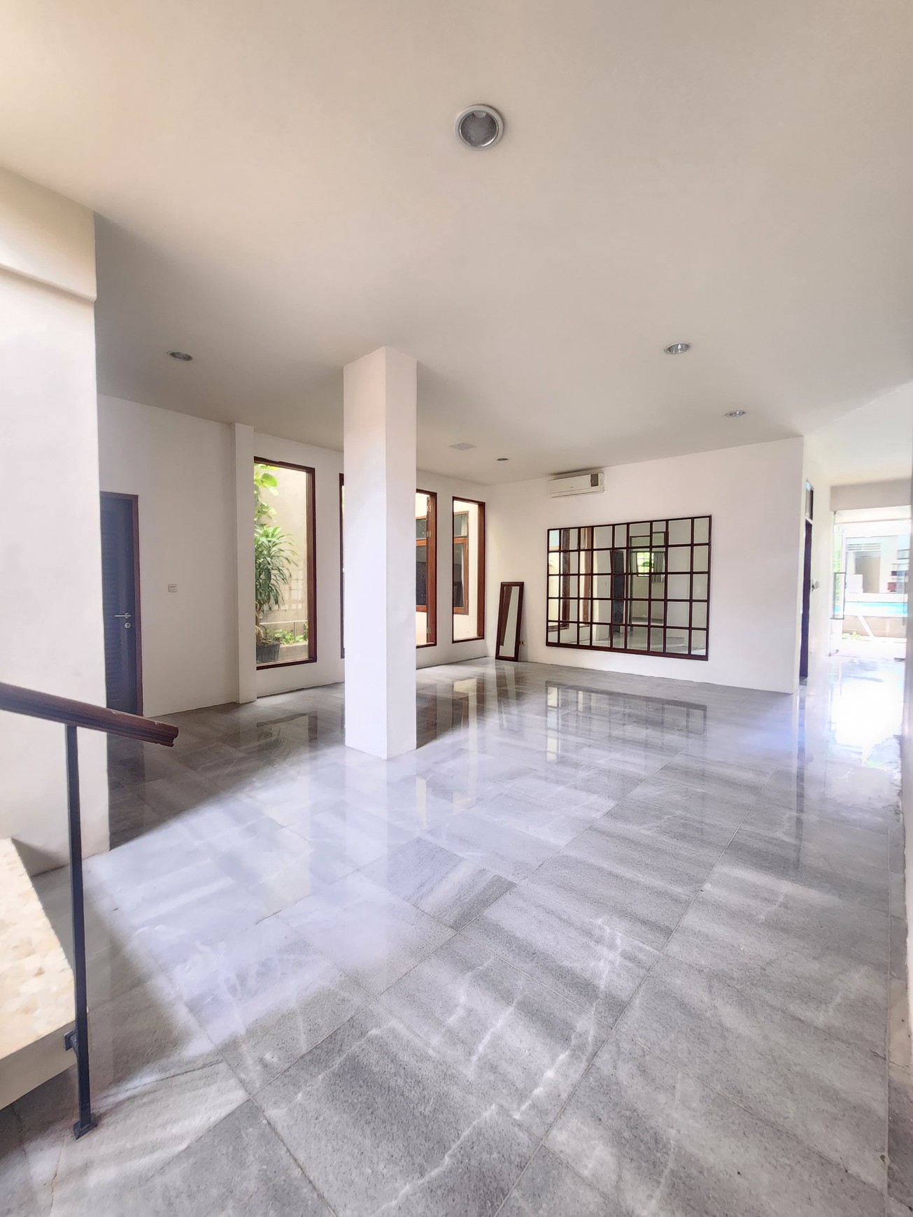 Disewakan Rumah Mewah di Simprug