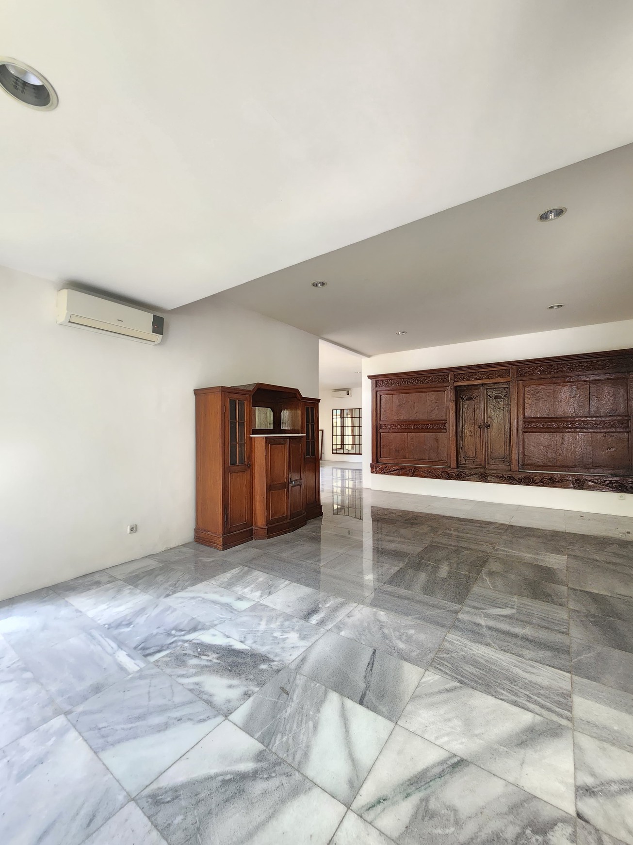 Disewakan Rumah Mewah di Simprug
