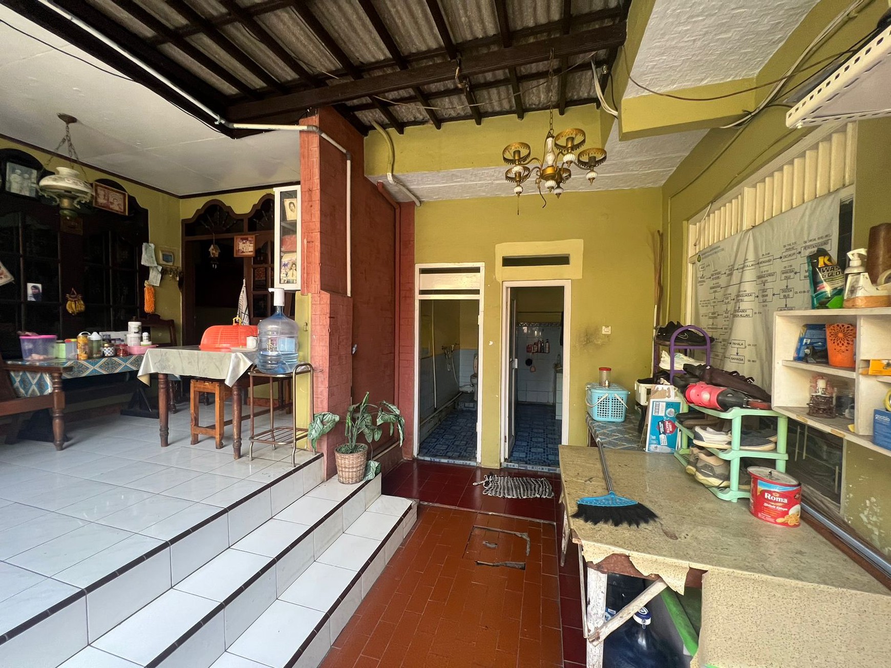 Dijual Rumah Dengan Lahan Luas di Radio Dalam