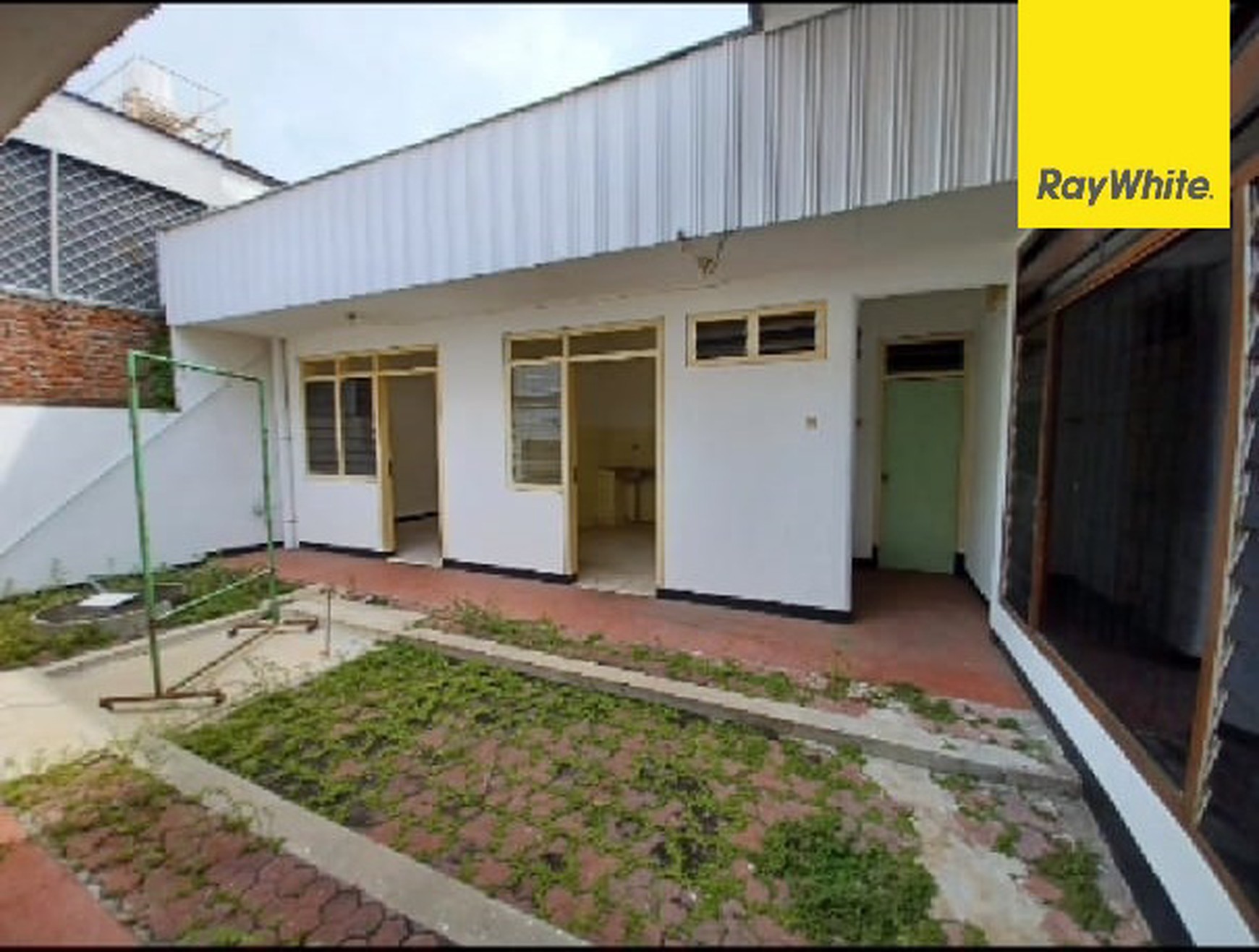 Dijual Rumah di Nol Jalan Raya Ngagel Jaya Surabaya