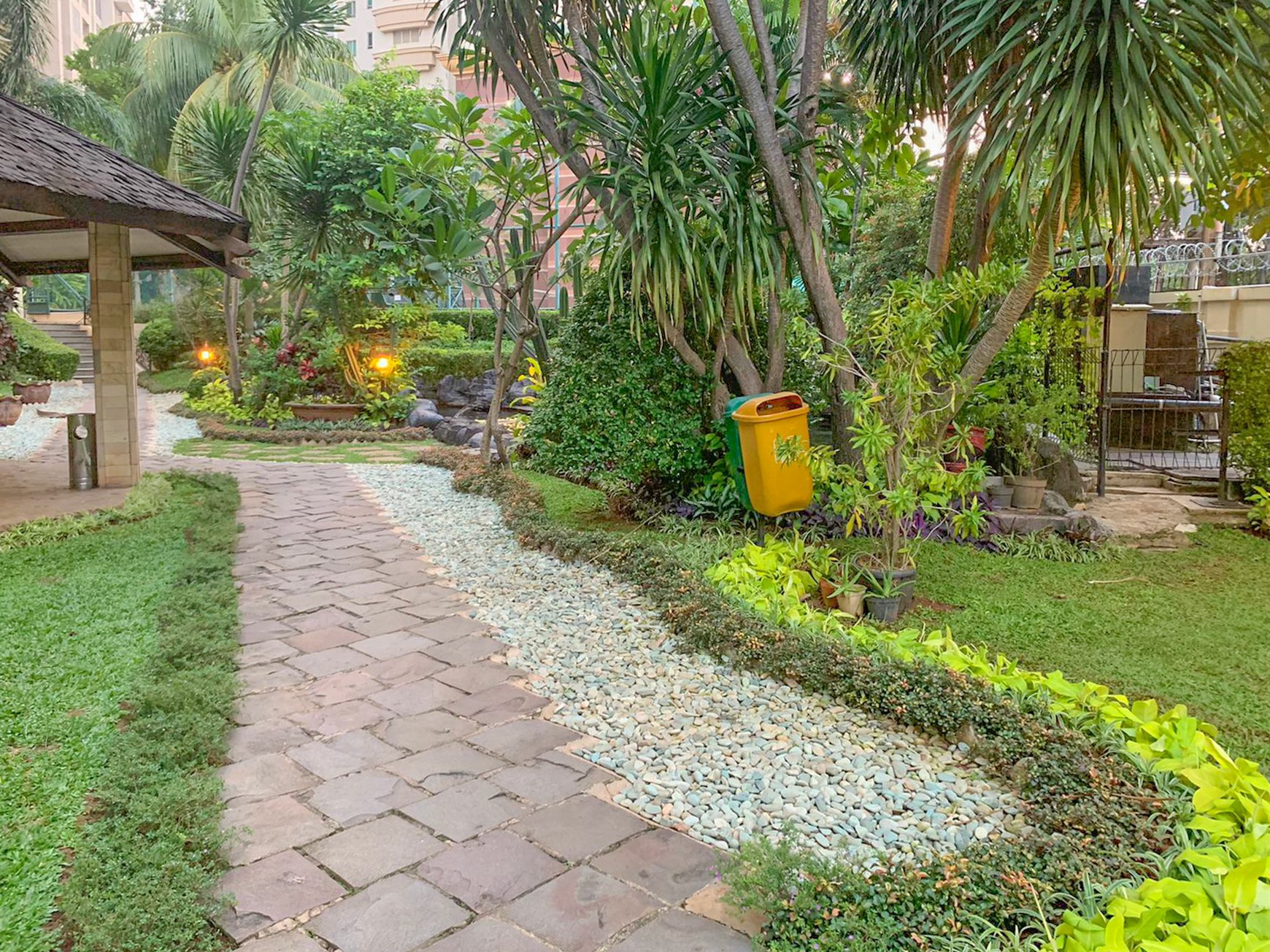 APARTEMEN PENTHOUSE, PRIME LOCATION, AREA PERMATA HIJAU, AKSES MUDAH KE KEBAYORAN BARU, PONDOK INDAH, KEMANG.