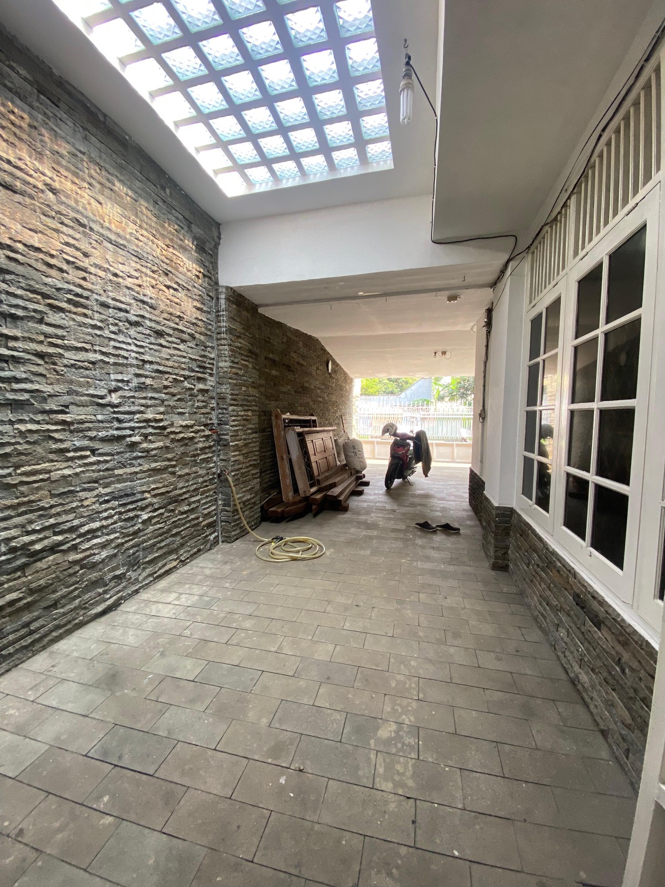 Rumah di Cinere - Harga Terbaik Lokasi Strategis Dekat ke Tol