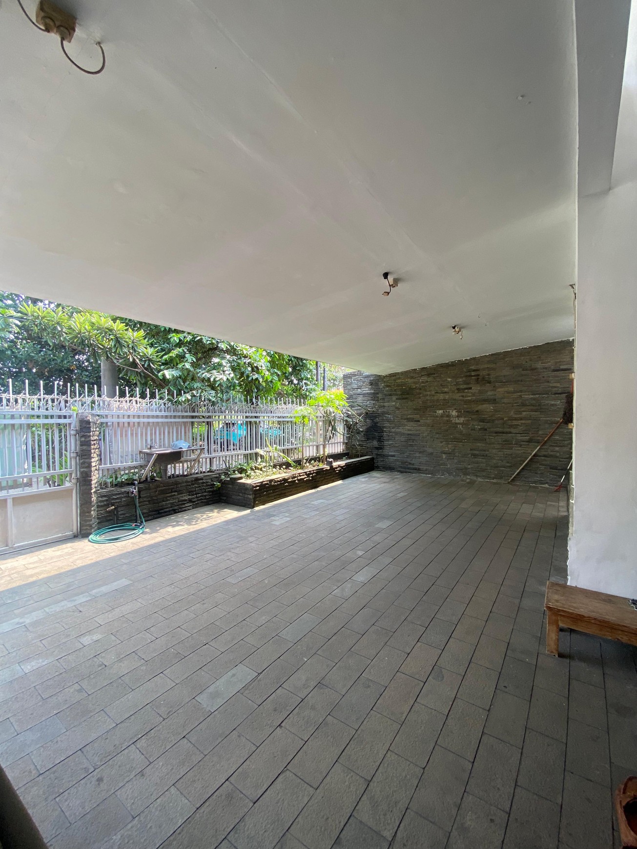 Rumah di Cinere - Harga Terbaik Lokasi Strategis Dekat ke Tol