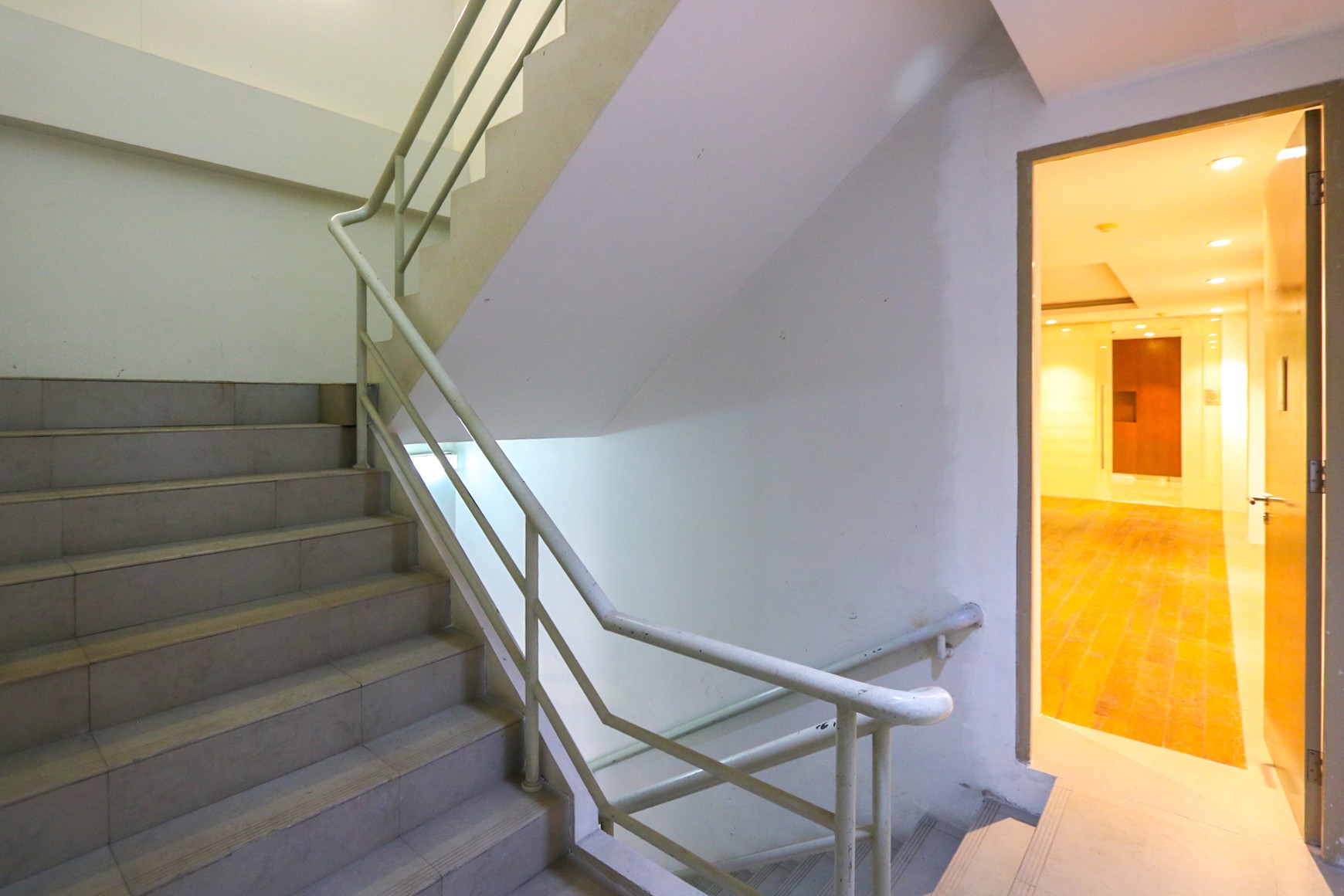 RUKO STRATEGIS DI BULEVAR KELAPA GADING, DEKAT MOI & MAL KELAPA GADING, COCOK UNTUK CAFE RESTO, KANTOR, SHOWROOM, KLINIK SALON