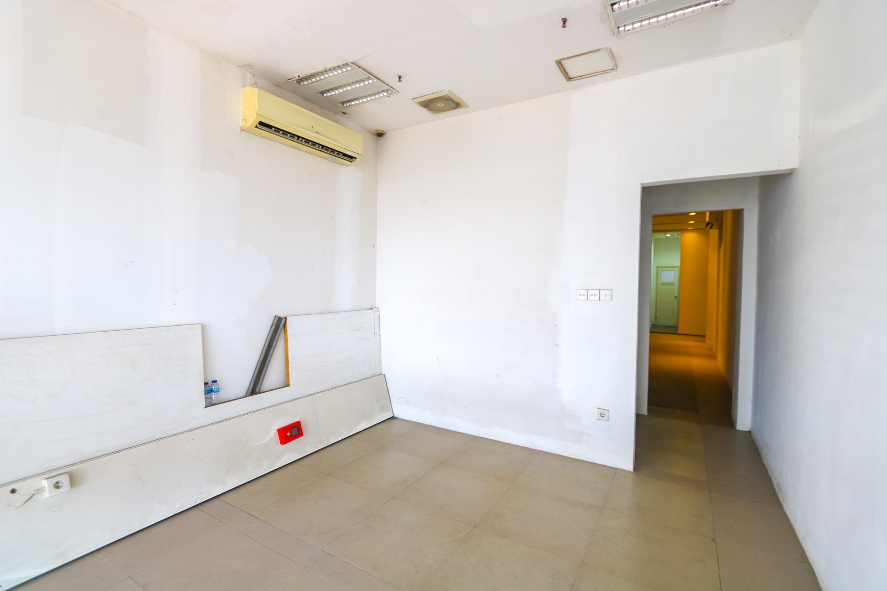 RUKO STRATEGIS DI BULEVAR KELAPA GADING, DEKAT MOI & MAL KELAPA GADING, COCOK UNTUK CAFE RESTO, KANTOR, SHOWROOM, KLINIK SALON