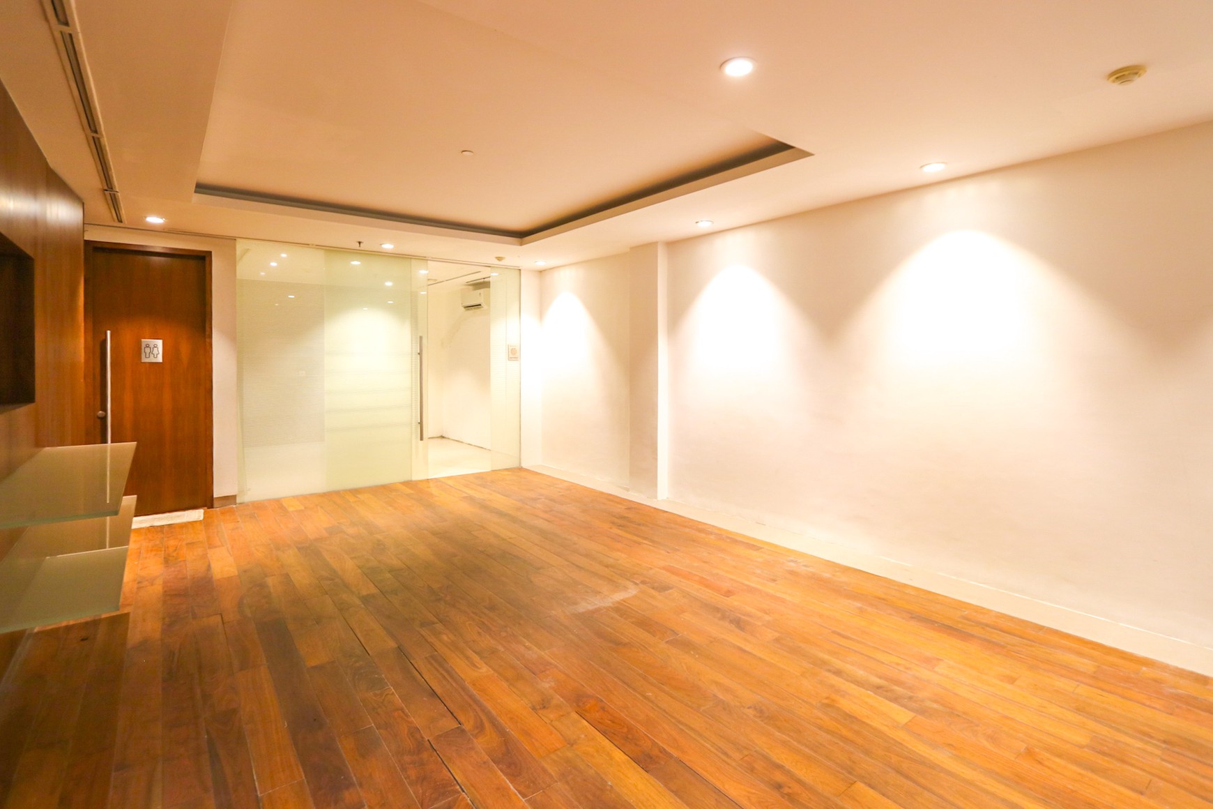 RUKO STRATEGIS DI BULEVAR KELAPA GADING, DEKAT MOI & MAL KELAPA GADING, COCOK UNTUK CAFE RESTO, KANTOR, SHOWROOM, KLINIK SALON