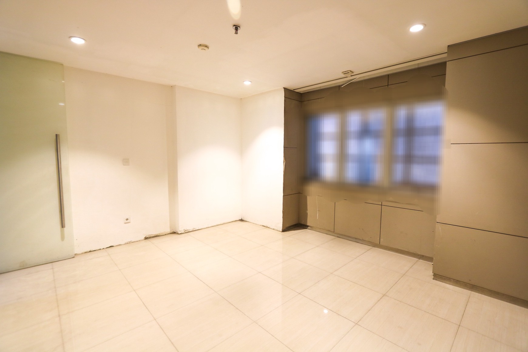 RUKO STRATEGIS DI BULEVAR KELAPA GADING, DEKAT MOI & MAL KELAPA GADING, COCOK UNTUK CAFE RESTO, KANTOR, SHOWROOM, KLINIK SALON