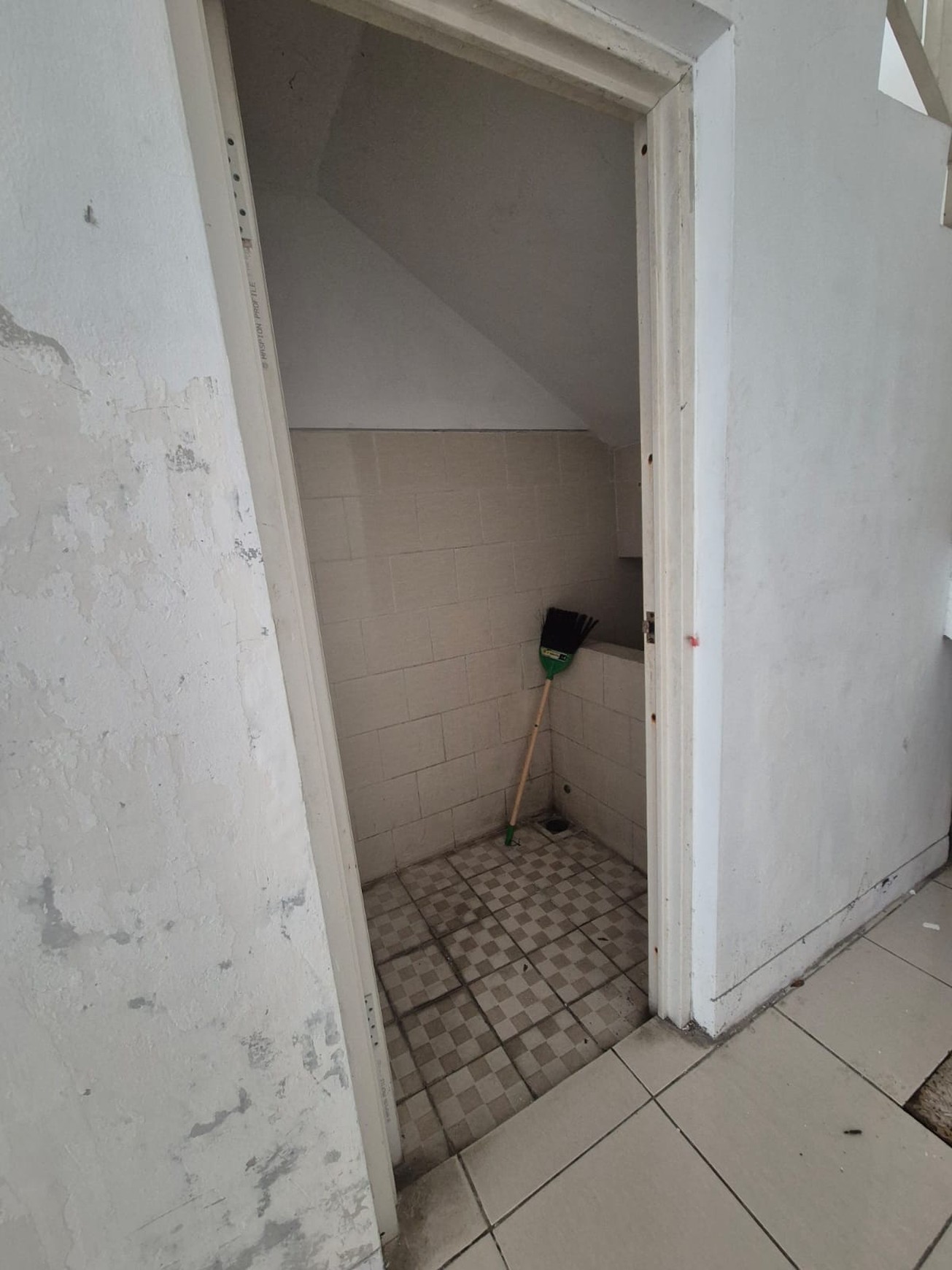 Disewakan Ruko SIAP PAKAI ESTE SQUARE 4 lantai, Merr, Surabaya Timur