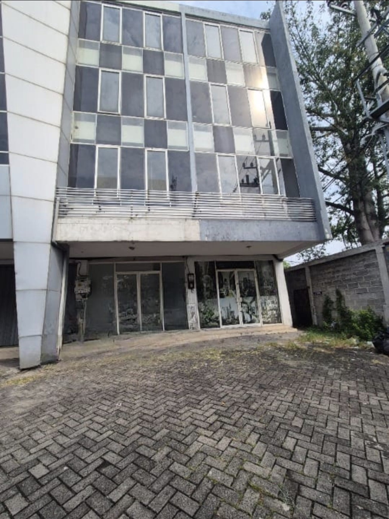 Disewakan Ruko SIAP PAKAI ESTE SQUARE 4 lantai, Merr, Surabaya Timur
