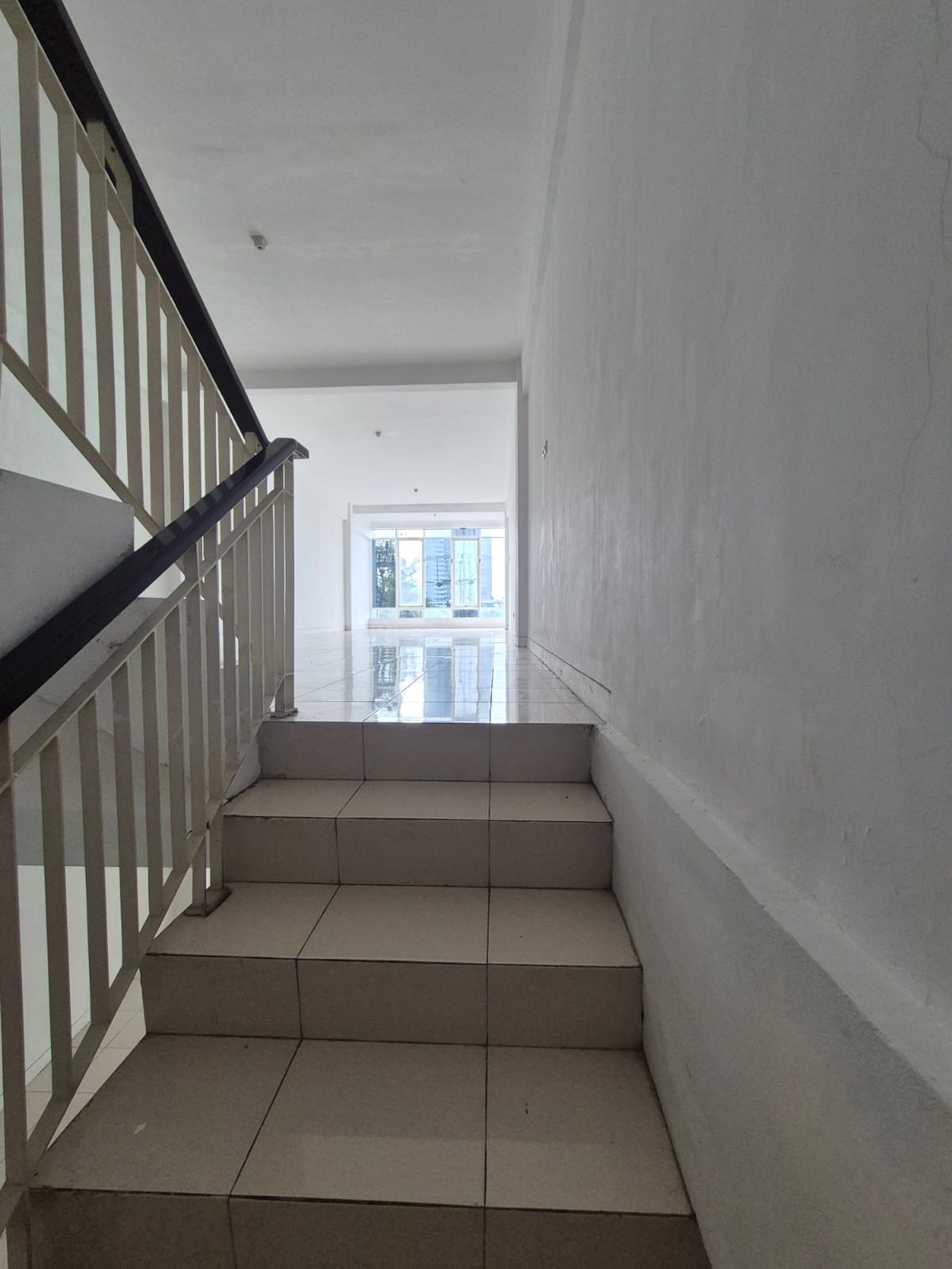 Disewakan Ruko SIAP PAKAI ESTE SQUARE 4 lantai, Merr, Surabaya Timur