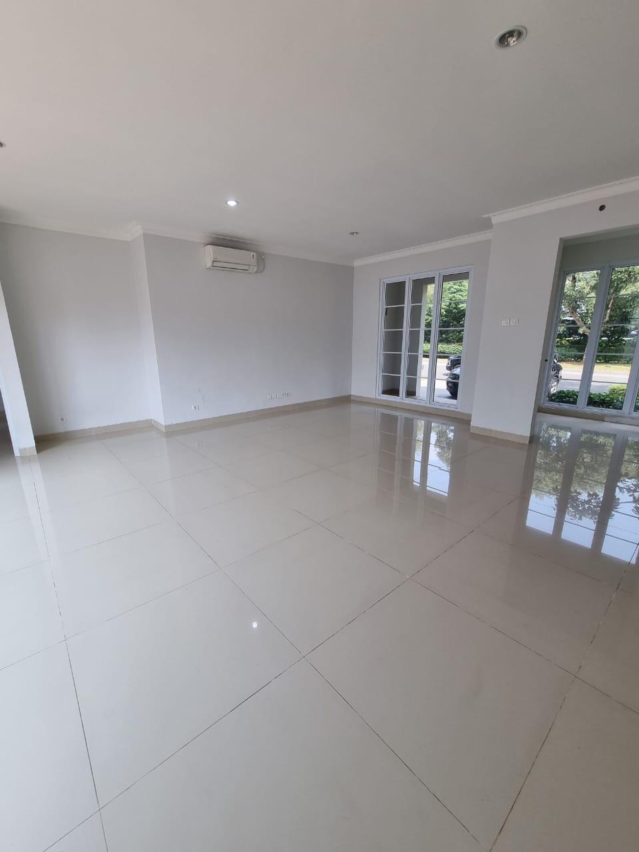 Rumah BARU SIAP HUNI Granada Alicante, Gading Serpong, Tangerang