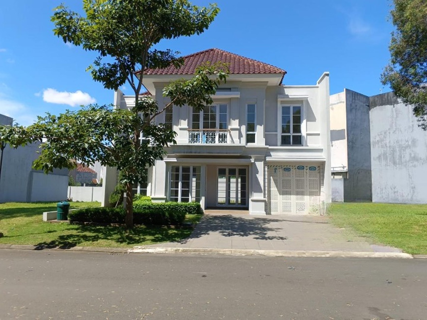 Rumah BARU SIAP HUNI Granada Alicante, Gading Serpong, Tangerang
