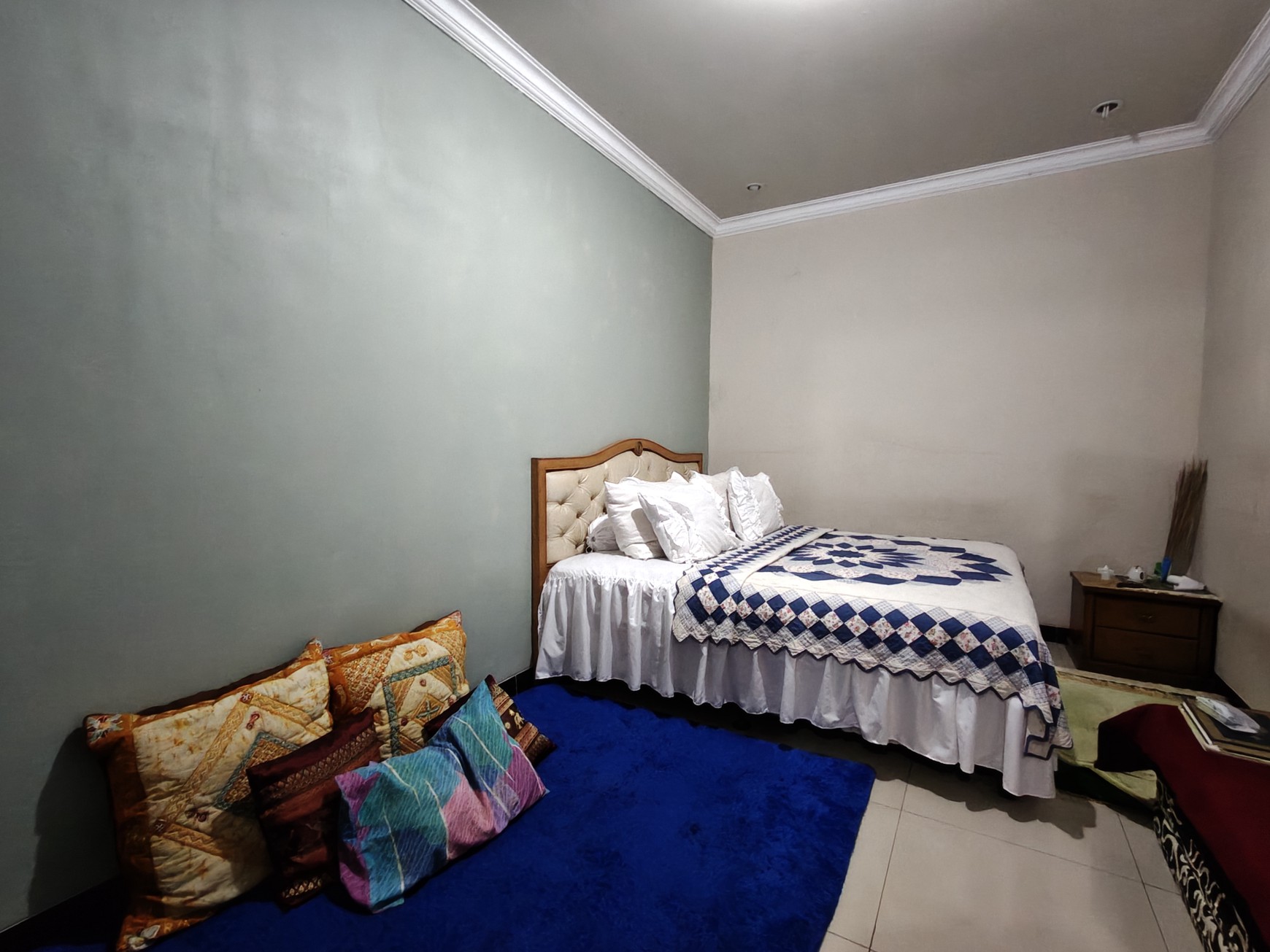 Rumah Asri Siap huni dengan Roof top 1 lantai bisa untuk tempat tinggal atau dibuat kosan area Pejaten barat. 