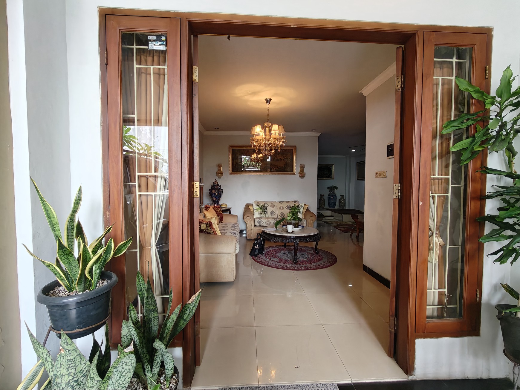 Rumah Asri Siap huni dengan Roof top 1 lantai bisa untuk tempat tinggal atau dibuat kosan area Pejaten barat. 