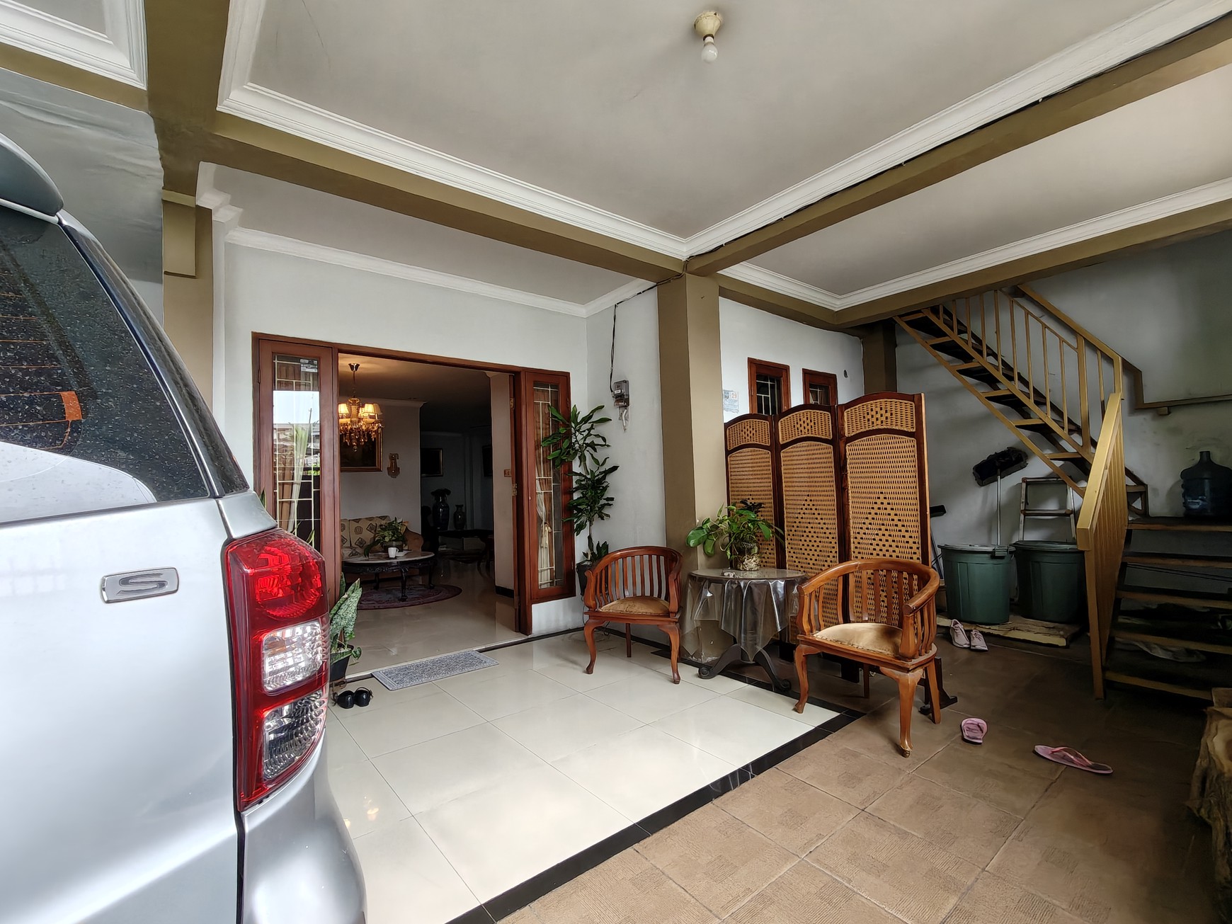 Rumah Asri Siap huni dengan Roof top 1 lantai bisa untuk tempat tinggal atau dibuat kosan area Pejaten barat. 