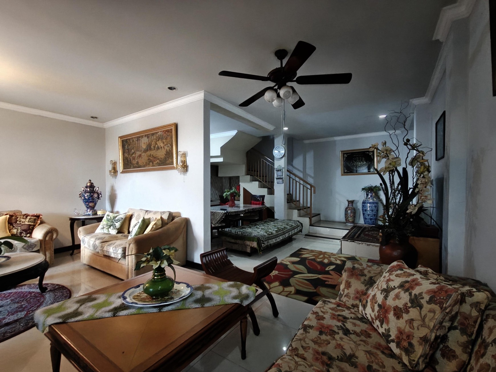 Rumah Asri Siap huni dengan Roof top 1 lantai bisa untuk tempat tinggal atau dibuat kosan area Pejaten barat. 