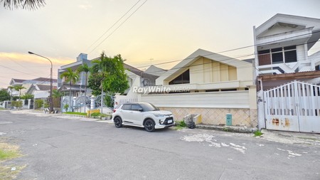 Dijual Rumah Jalan Lebar di Kertajaya Indah Timur - Siap Huni & SHM