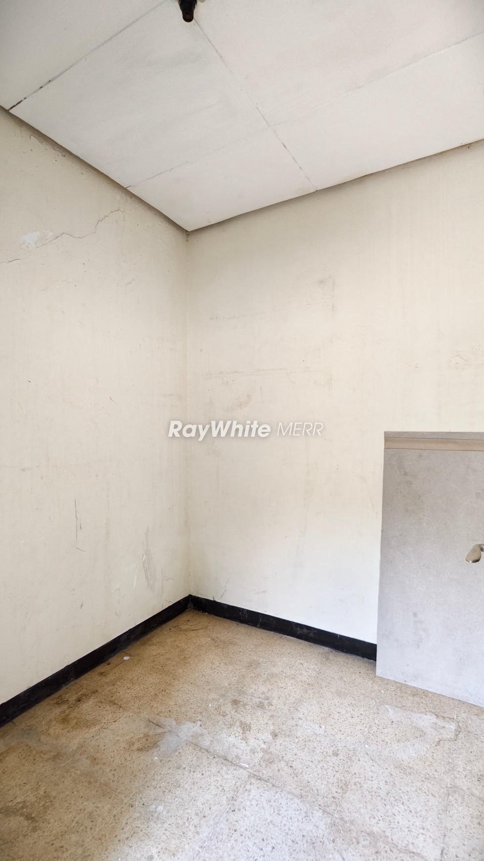 Dijual Rumah Jalan Lebar di Kertajaya Indah Timur - Siap Huni & SHM