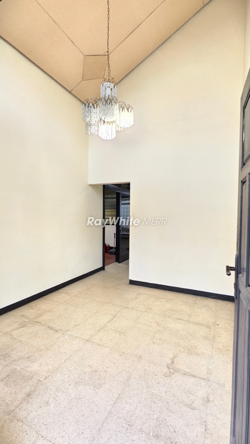 Dijual Rumah Jalan Lebar di Kertajaya Indah Timur - Siap Huni & SHM