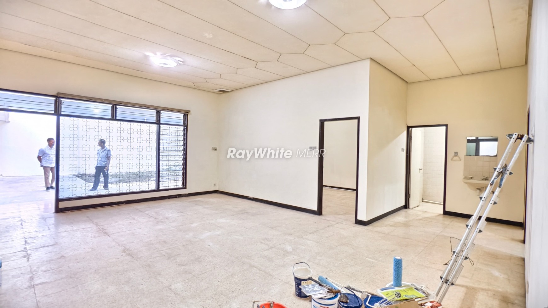 Dijual Rumah Jalan Lebar di Kertajaya Indah Timur - Siap Huni & SHM