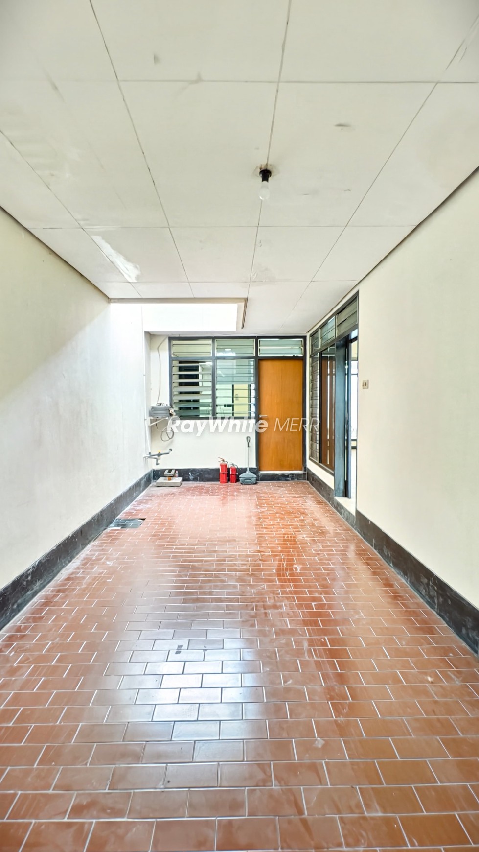 Dijual Rumah Jalan Lebar di Kertajaya Indah Timur - Siap Huni & SHM