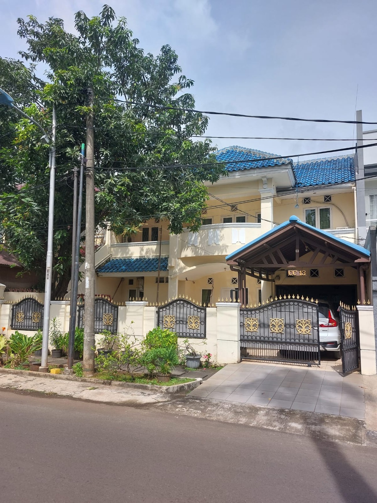 Rumah di Jakarta TImur Duren Sawit 2 Lantai Pinggir Jalan SHM