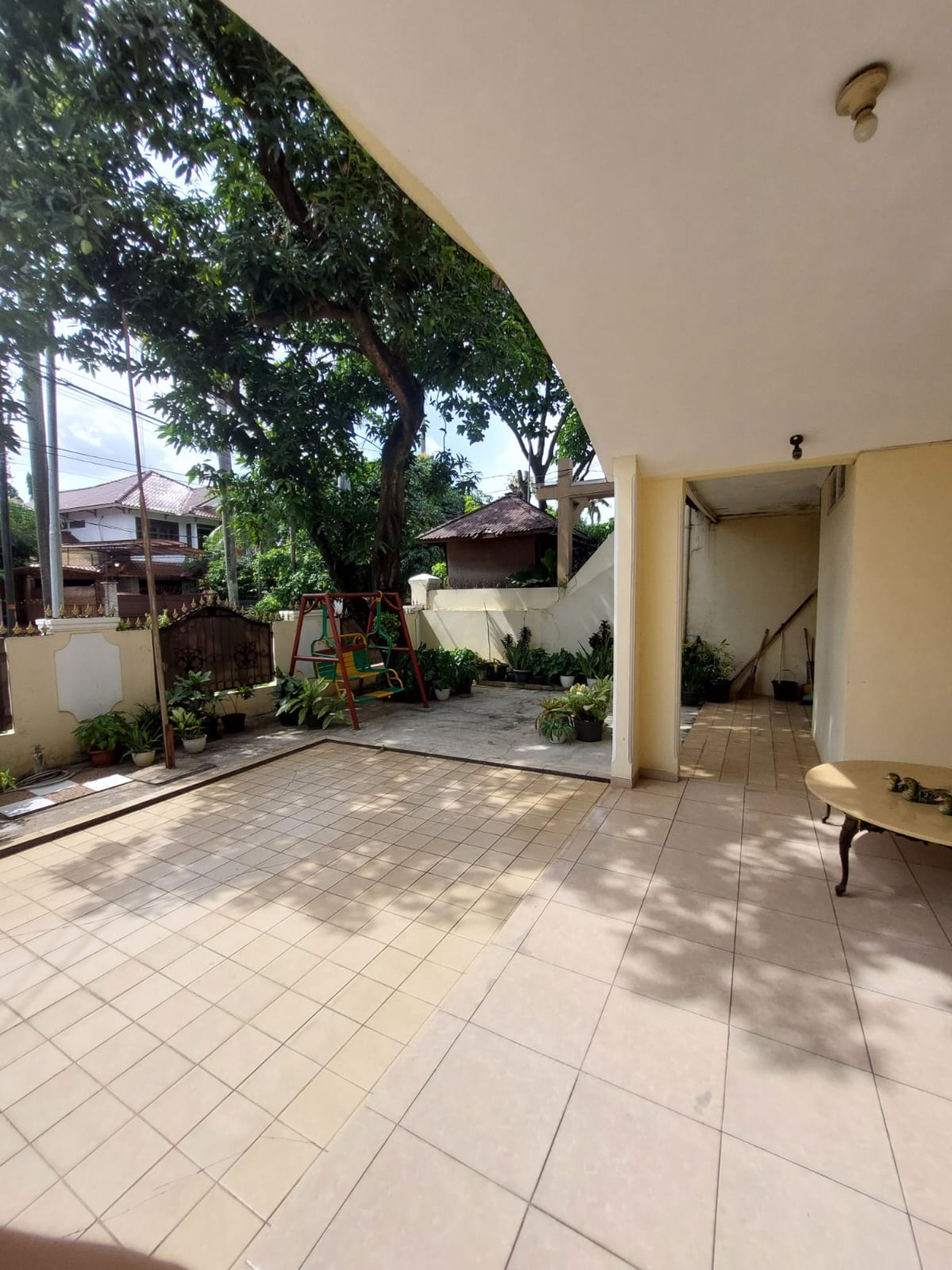 Rumah di Jakarta TImur Duren Sawit 2 Lantai Pinggir Jalan SHM