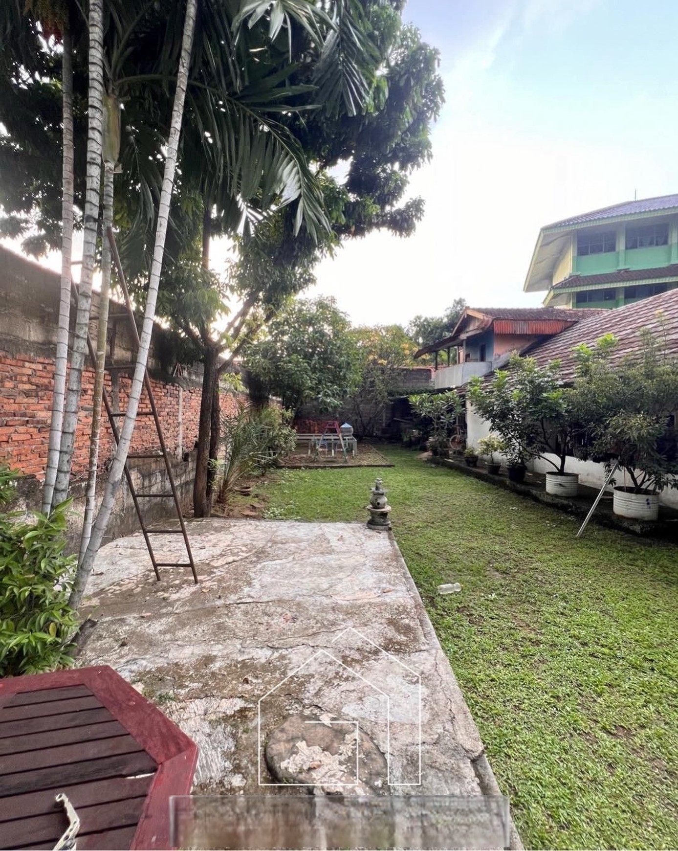 Rumah Bagus Di Jl KH Muhasyim, Cilandak Barat, Jakarta Selatan