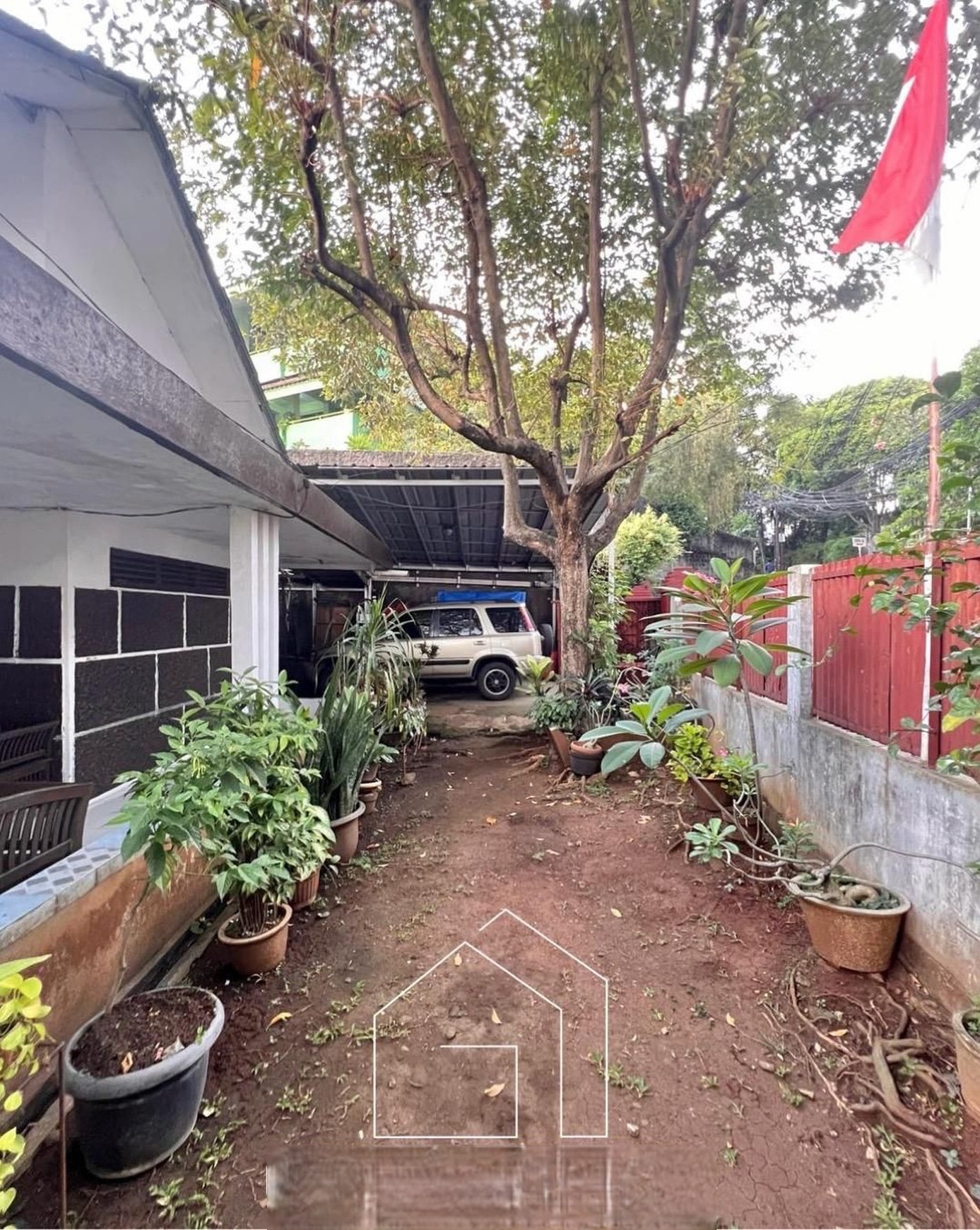 Rumah Bagus Di Jl KH Muhasyim, Cilandak Barat, Jakarta Selatan