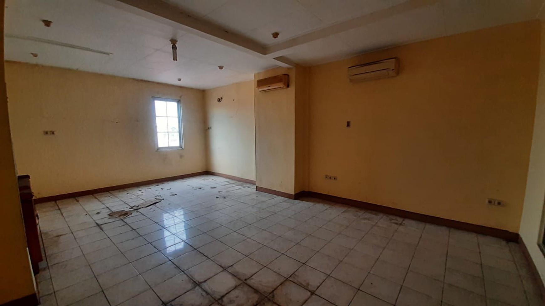 Dijual cepat ruko gandeng  3 lantai di Gading Serpong Tangerang