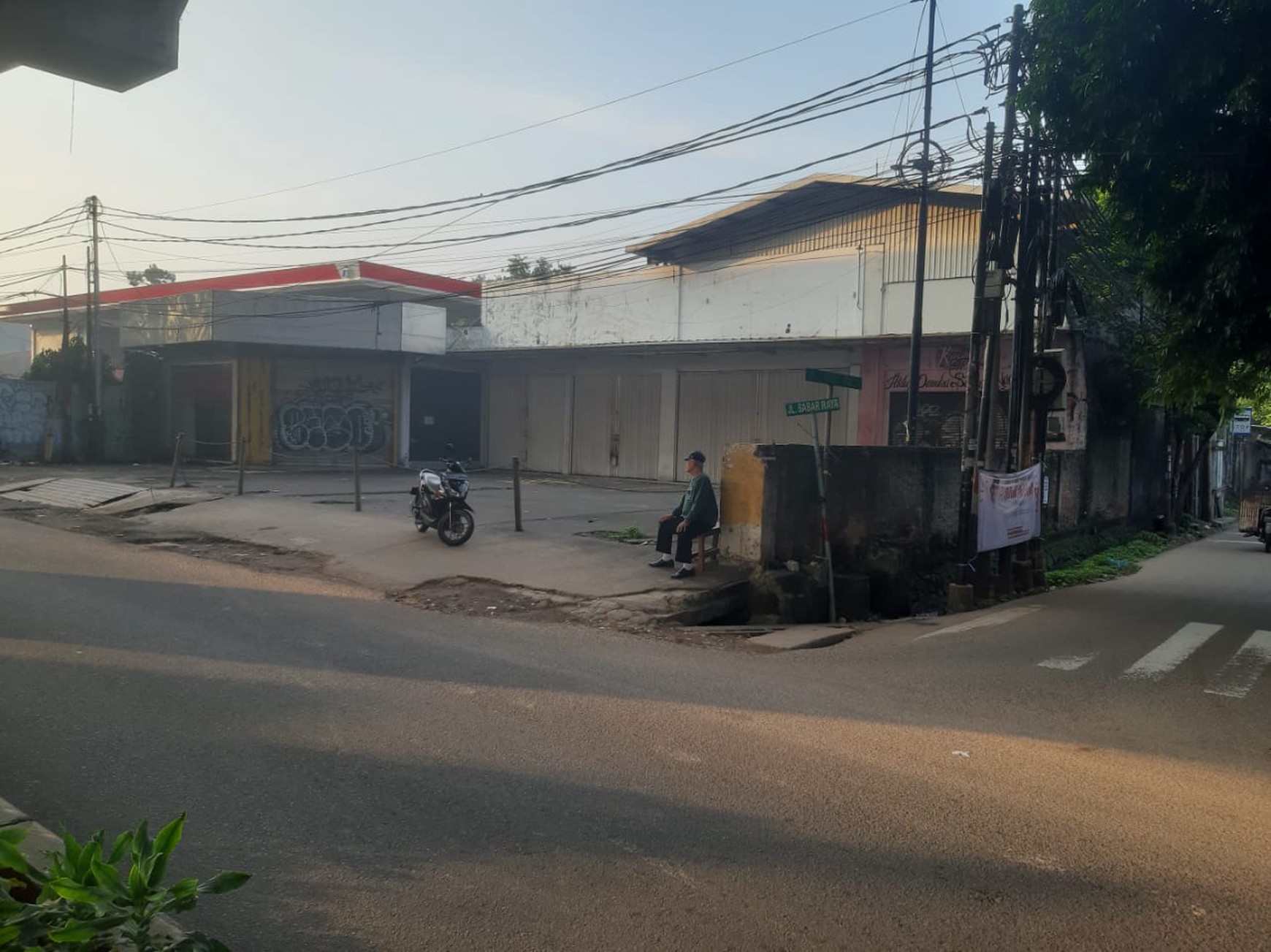 Ruko Siap Pakai Di Jl Ciledug Raya Petukangan Selatan Jakarta Selatan