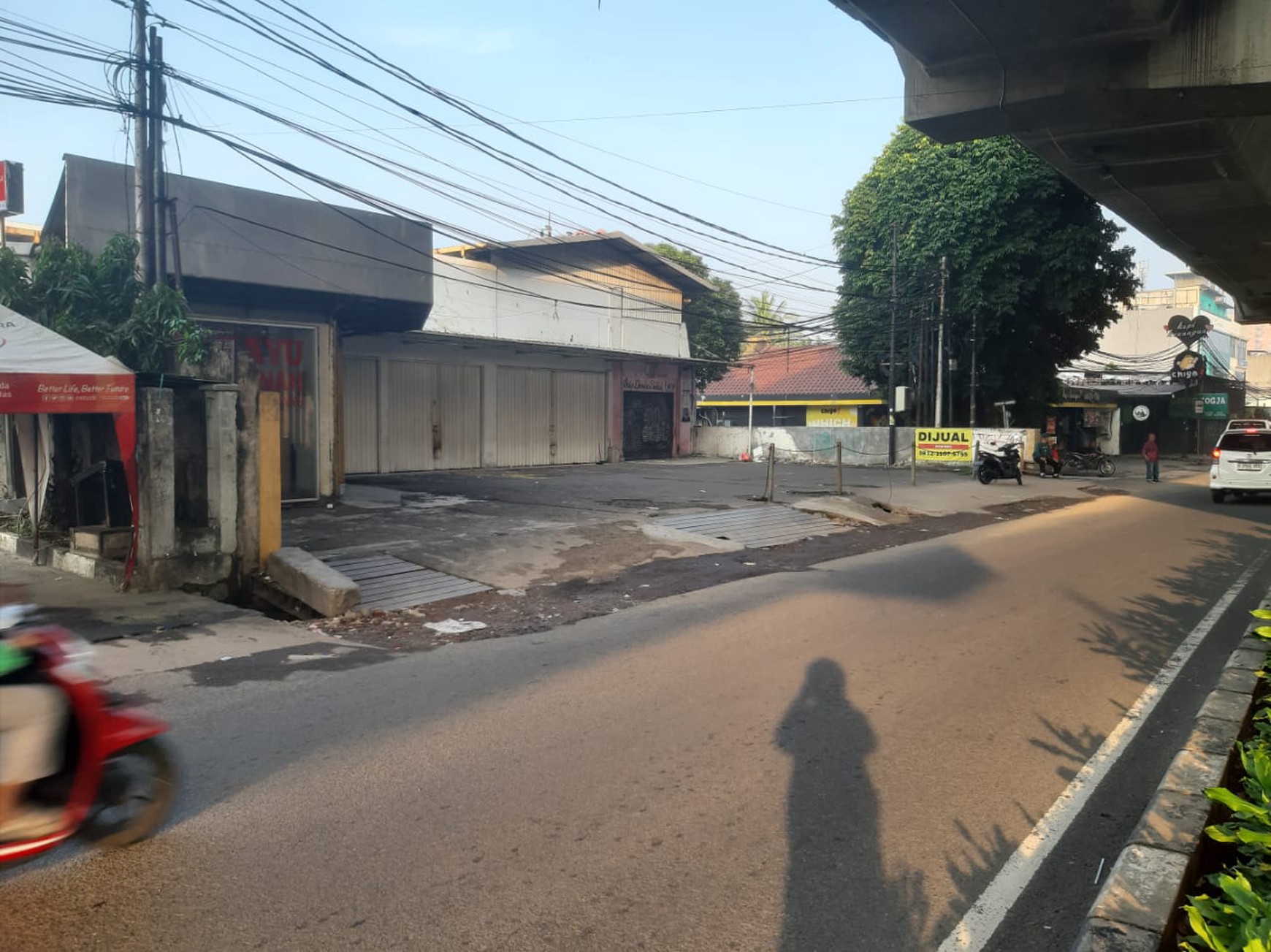 Ruko Siap Pakai Di Jl Ciledug Raya Petukangan Selatan Jakarta Selatan