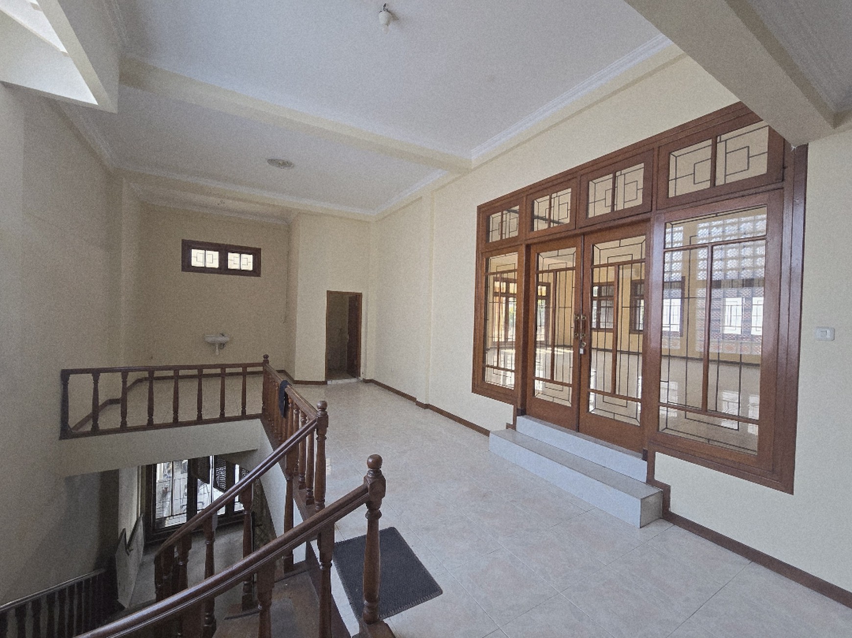 Dijual Rumah Usaha Surabaya Pusat